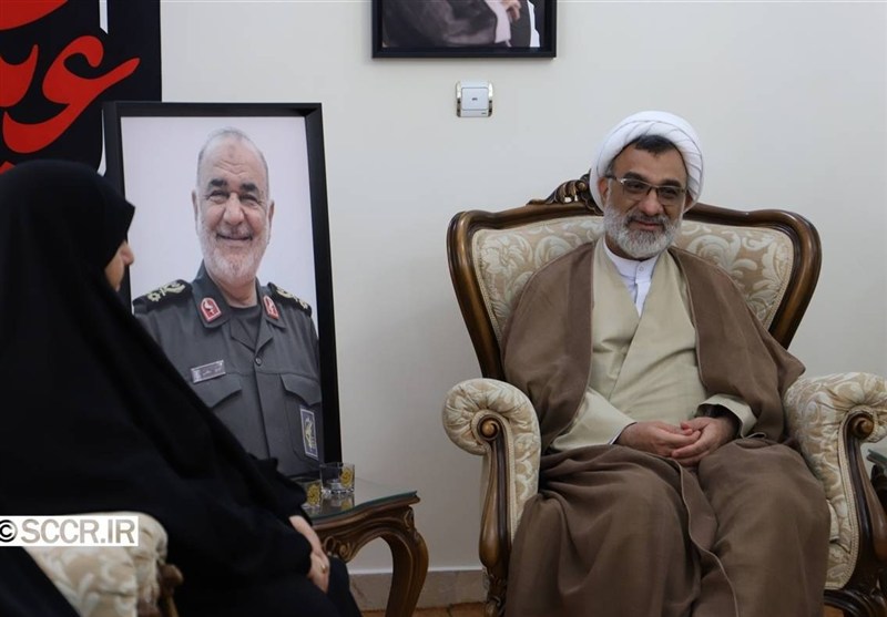 دیدار دبیر شورایعالی انقلاب فرهنگی با خانواده شهید سلامی / اخبار سیاسی روز , اخبار نیروهای مسلح ایران