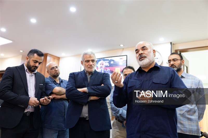 فرمانده نیروی زمینی سپاه از خبرگزاری تسنیم بازدید کرد / اخبار سیاسی روز , اخبار نیروهای مسلح ایران