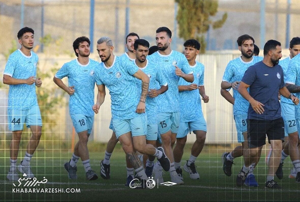 ورود محمدرضا آزادی با ظاهری جدید به تمرینات استقلال؛ فرصتی برای خودنمایی در غیاب سحرخیزان / محمدرضا آزادی , استقلال , تمرینات استقلال , سعید سحرخیزان , لیگ برتر