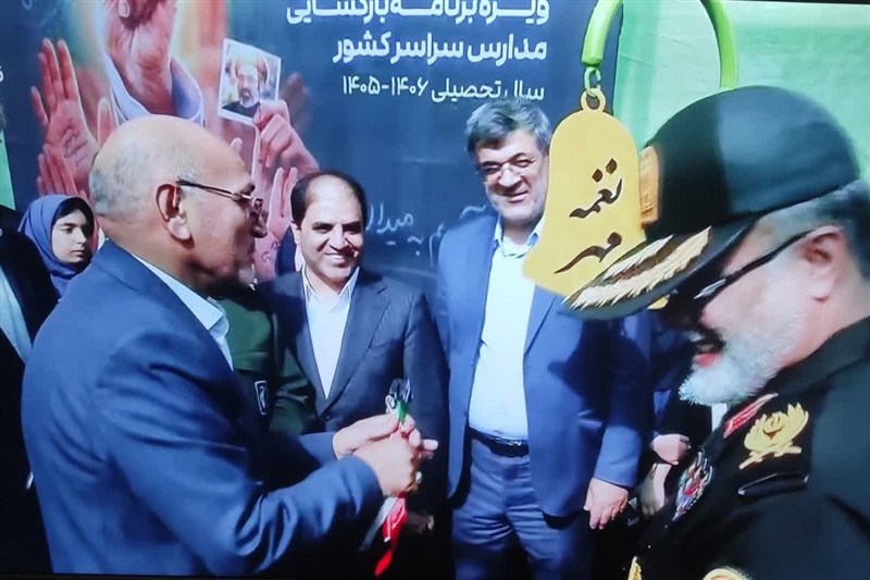 آغاز سال تحصیلی جدید و زنگ مهر در دبیرستان دخترانه دکتر جوادی یزد / اخبار یزد - اخبار استانها