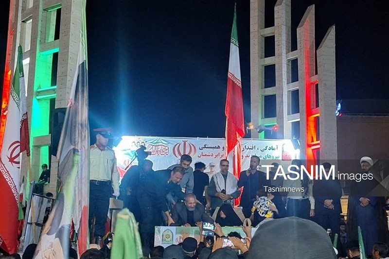 وداع باشکوه مردم زنجان با پیکر شهید مدافع امنیت «سرهنگ مجید بهرامی» / اخبار زنجان - اخبار استانها