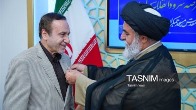 نشان خادمی مسجد جمکران بر سینه محمد گلریز نشست+ عکس / اخبار قم - اخبار استانها