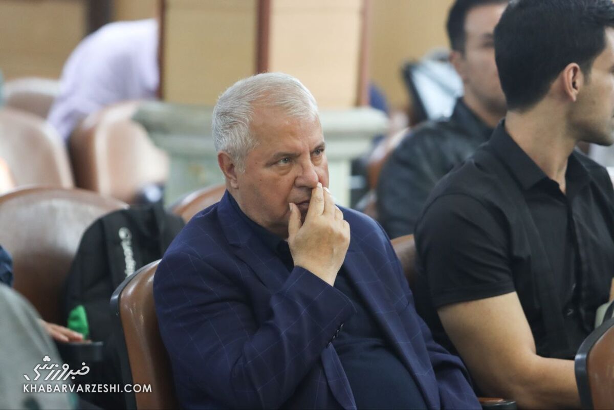 واکنش علی پروین به دربی ۹۵: بیرانوند بهترین بود، طارمی اهل شبزندهداری نیست / علی پروین , دربی , پرسپولیس , علیرضا بیرانوند , مهدی طارمی