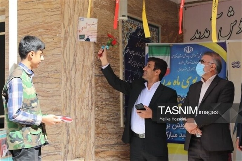 زنگ شکوفهها و جوانهها؛ آغاز سال تحصیلی 26700دانش آموز در استان مرکزی / اخبار مرکزی - اخبار استانها