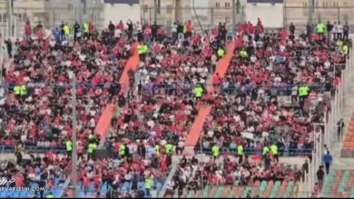 تشویق باشکوه کاپیتان سابق پرسپولیس توسط هواداران پیش از بازی با ذوب آهن / پرسپولیس , ذوب آهن , هواداران , تشویق , کاپیتان سابق