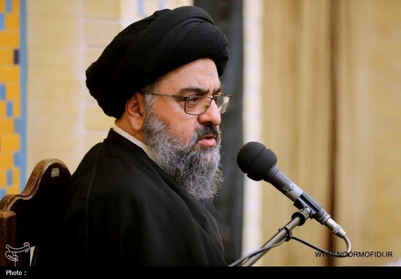 طلب علم از اهتمام به سرنوشت جامعه اسلامی جدا نیست / اخبار قم - اخبار استانها