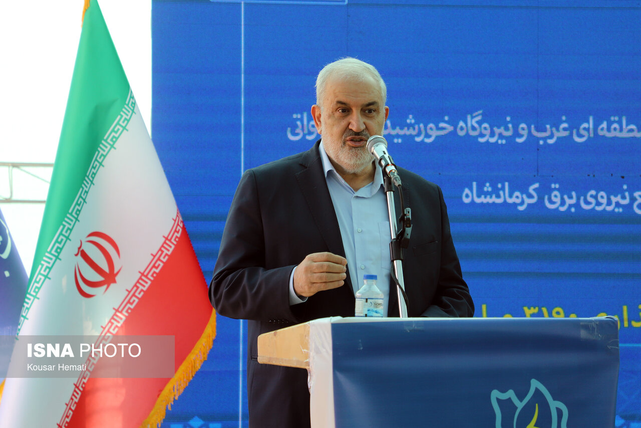 وزیر نیرو: هر هفته ۱۰۰ مگاوات نیروگاه خورشیدی افتتاح میشود / نیروگاه خورشیدی , وزیر نیرو , ظرفیت تولید برق , انرژیهای تجدیدپذیر , اقتصاد
