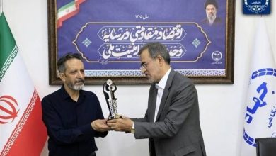 تجلیل رئیس جهاددانشگاهی از پدر دانشجوی شهید علی ناظم / اخبار سیاسی روز , اخبار حوزه علمیه و دانشگاه