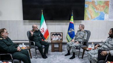 دیدار سرلشکر وحیدی و امیر حاتمی؛ قدرت نظامی ایران در میدان دیده میشود / اخبار سیاسی روز , اخبار نیروهای مسلح ایران