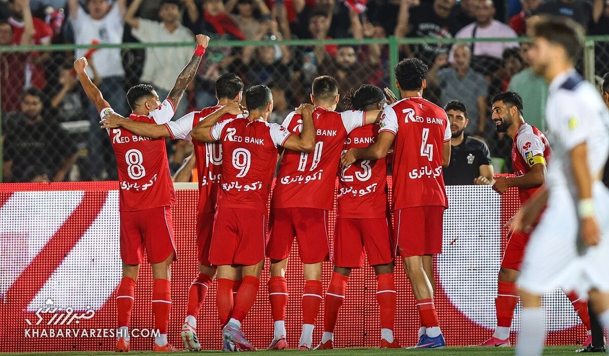 پرسپولیس با پوستر '۳ گل ۱۰ دقیقه' به استقلال پیشواز دربی ۱۰۷ رفت / دربی ۱۰۷ , پرسپولیس , استقلال , پوستر پرسپولیس , فوتبال ایران