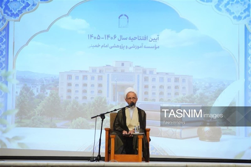 تربیت نظریهپرداز در علوم انسانی اسلامی رسالت حیاتی نخبگان حوزوی است / اخبار قم - اخبار استانها