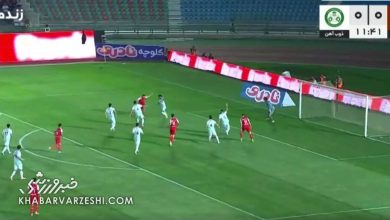 اورونوف، ستاره ازبکستانی پرسپولیس، فرصت گلزنی مقابل ذوبآهن را از دست داد / اوستون اورونوف , پرسپولیس , ذوب آهن , لیگ برتر , فوتبال ایران