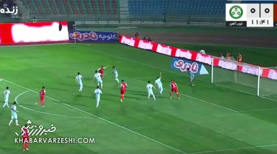 اورونوف، ستاره ازبکستانی پرسپولیس، فرصت گلزنی مقابل ذوبآهن را از دست داد / اوستون اورونوف , پرسپولیس , ذوب آهن , لیگ برتر , فوتبال ایران