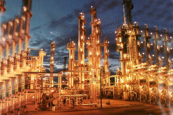 تشریح پشت صحنه صنعت نفت؛ زنجیرههای پنهان سوخترسانی / صنعت نفت , سوخترسانی , پالایش , ذخیرهسازی , حملونقل
