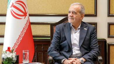 ببینید|پزشکیان از نمایشگاه نقاشی فرشتههای میناب در دهلینو بازدید کرد / اخبار سیاسی روز , اخبار دولت