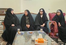 دیدار الهام آزاد با خانواده شهید احسان ذاکری/ ابلاغ پیام قالیباف / اخبار سیاسی روز , اخبار مجلس