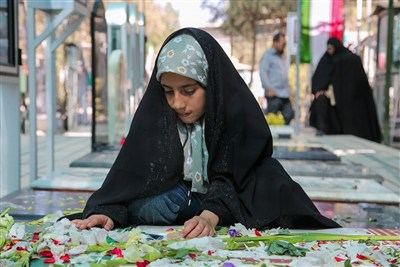 مهمانی لالهها در سمنان؛ اینجا گلها فقط روی مزار شهدا نمینشینند / اخبار سمنان - اخبار استانها
