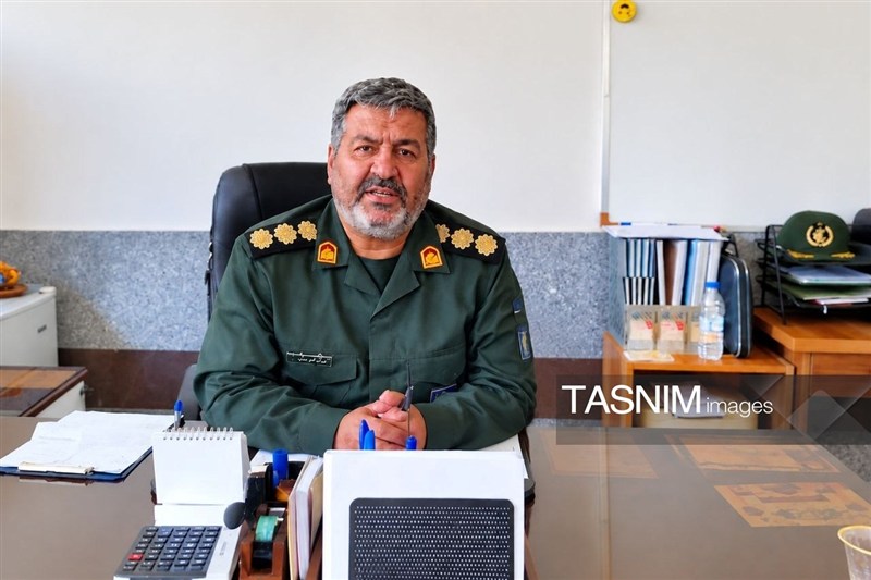 سنندج میزبان تجلیل از سربازان؛ پیام اقتدار و امنیت مخابره میشود / اخبار کردستان - اخبار استانها