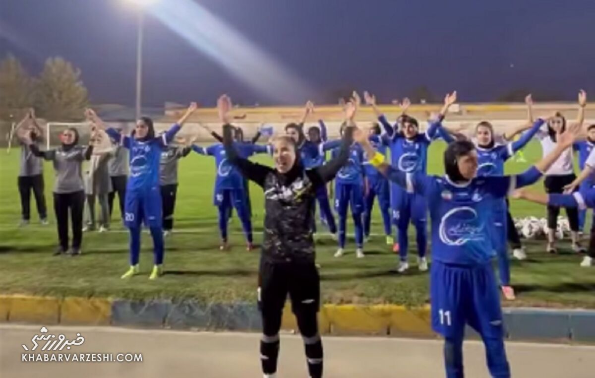 رونمایی پرسپولیس از کیت جدید؛ اعتراض به تغییرات ناگهانی / کیت پرسپولیس , لباس فصل جدید , باشگاه پرسپولیس , اعتراض هواداران , لیگ برتر