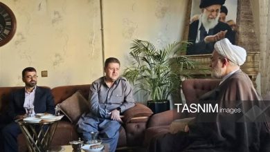 دیدار نماینده ولیفقیه در کردستان با خانواده شهید بهنام قادرخانزاده / اخبار کردستان - اخبار استانها