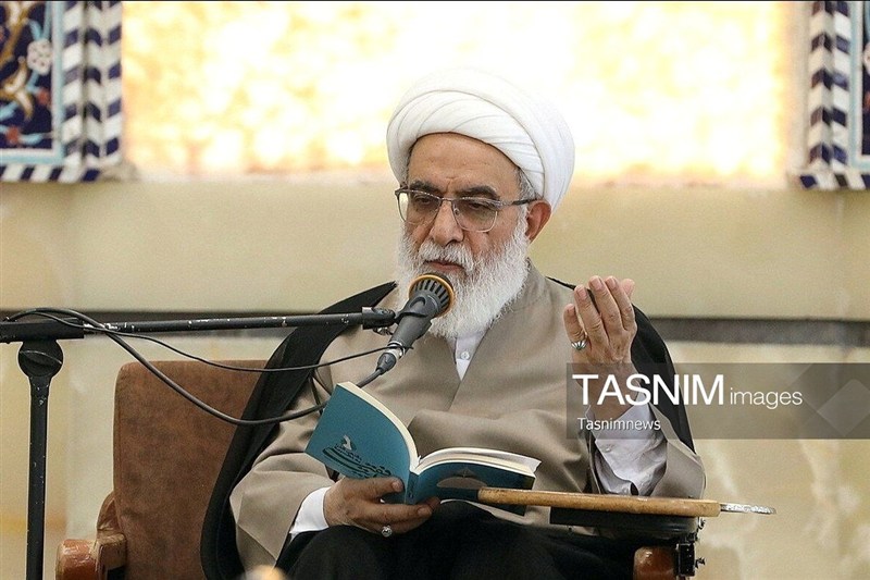 رهبر انقلاب ادامهدهنده راه امام راحل و امام شهید است / اخبار قم - اخبار استانها