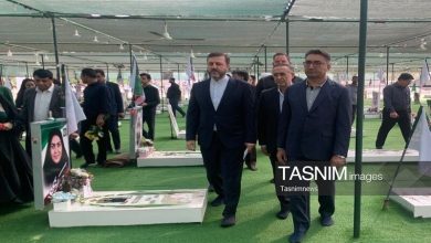 غریبآبادی در گلزار شهدای مدرسه شجره طیبه میناب حضور یافت / اخبار هرمزگان - اخبار استانها