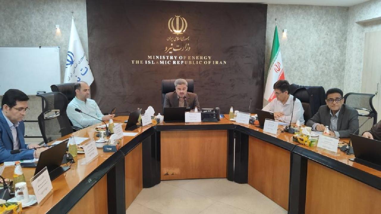 ابلاغ ۶۰ برنامه عملیاتی وزارت نیرو برای تامین برق زمستان؛ تاکید بر مدیریت مصرف سوخت و آمادگی نیروگاهها / تامین برق زمستان , مدیریت مصرف سوخت , وزارت نیرو , نیروگاه ها , برنامه عملیاتی