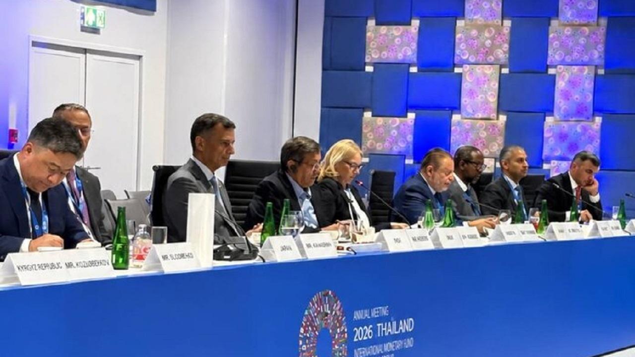 رئیس کل بانک مرکزی: مهار تورم، تقویت تابآوری اقتصادی و حمایت از تولید در اولویت بانک مرکزی / بانک مرکزی , مهار تورم , تابآوری اقتصادی , حمایت از تولید , سیاست پولی