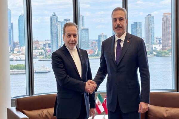 روایت ترکیه از رایزنی عراقچی و فیدان