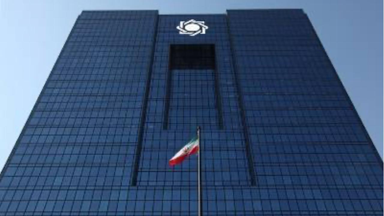 آغاز فروش ارز دولتی در بانکهای منتخب؛ سقف ۱۰ هزار دلاری برای هر فرد / بانک مرکزی , فروش ارز , ارز دولتی , بانک های منتخب , سهمیه ارزی