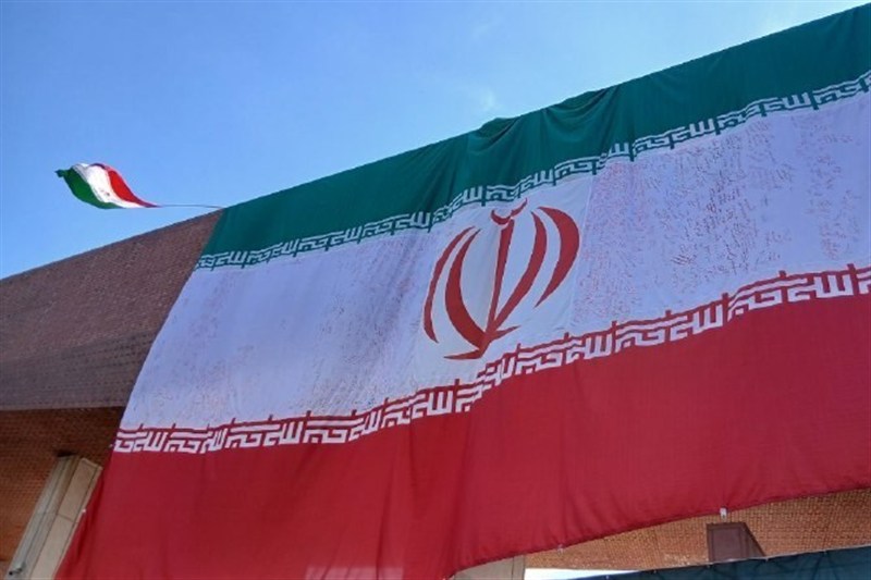 ابرپرچم ایران در سردر دانشگاه شریف به اهتزاز درآمد / اخبار سیاسی روز , اخبار حوزه علمیه و دانشگاه