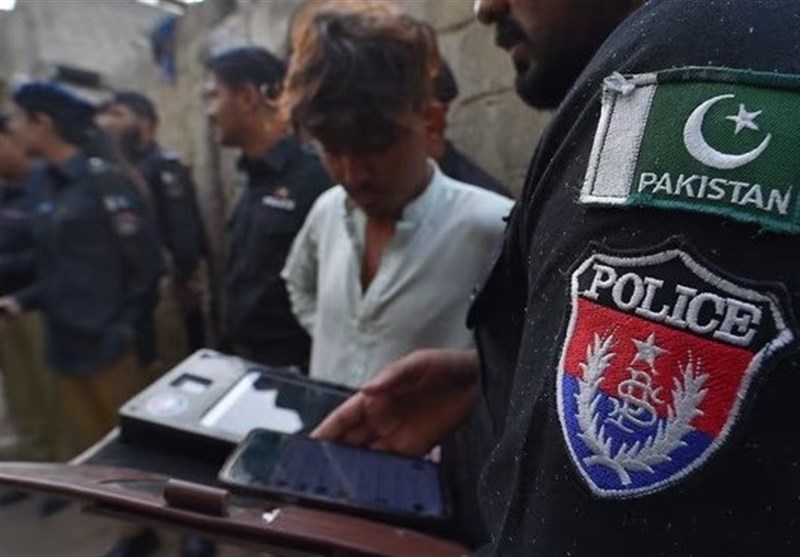 אפוטרופוס: פקיסטן מרוויחה כסף דרך פליטים אפגנים