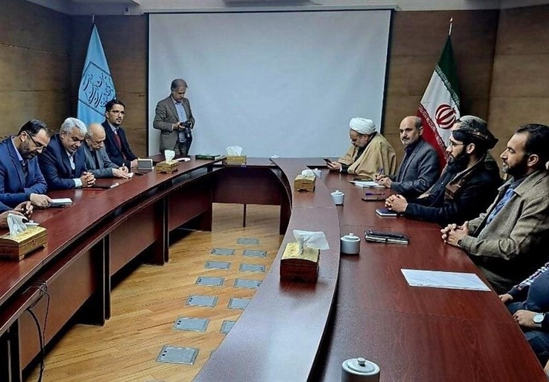 פקידי מורשת התרבות ותיירות של הראט מבקרים במשהד