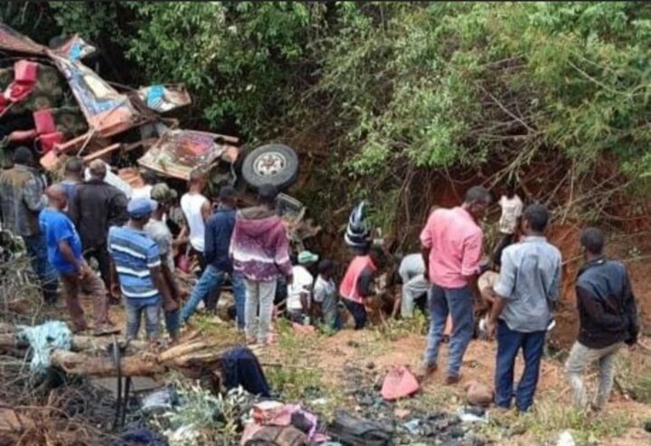 אוטובוס נפל מגשר במאלי; 31 בני אדם נהרגו