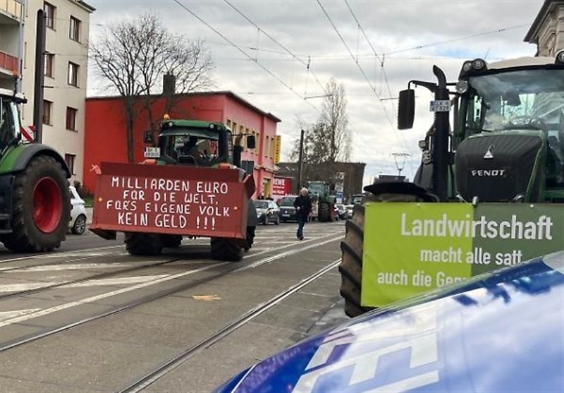 חקלאים זועמים שריקו בוז לשלטונות גרמניה