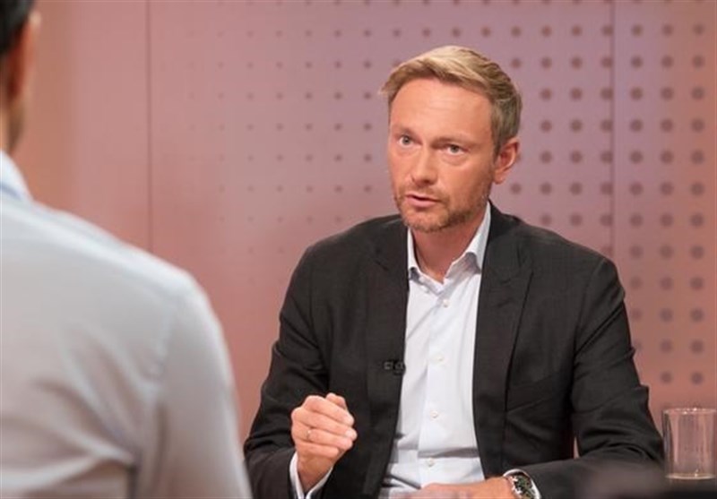 שר האוצר של גרמניה מודה שמדינתו נעשית ענייה יותר