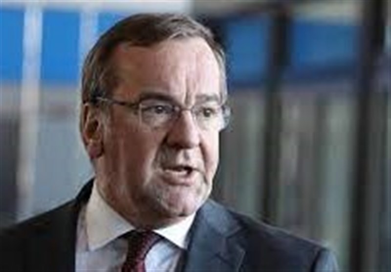 שר ההגנה של גרמניה מאיץ את המודרניזציה של הצבא