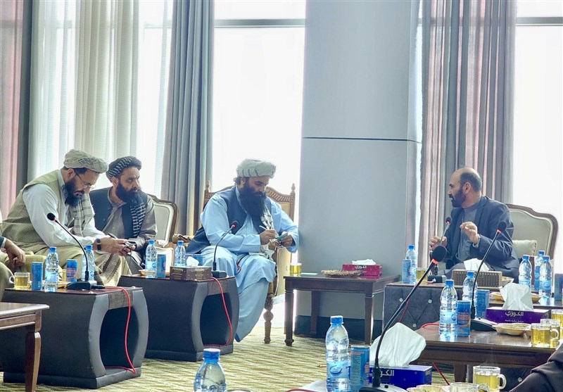 חאקאני: העולם חייב לקבל שאפגניסטן היא מדינה עצמאית