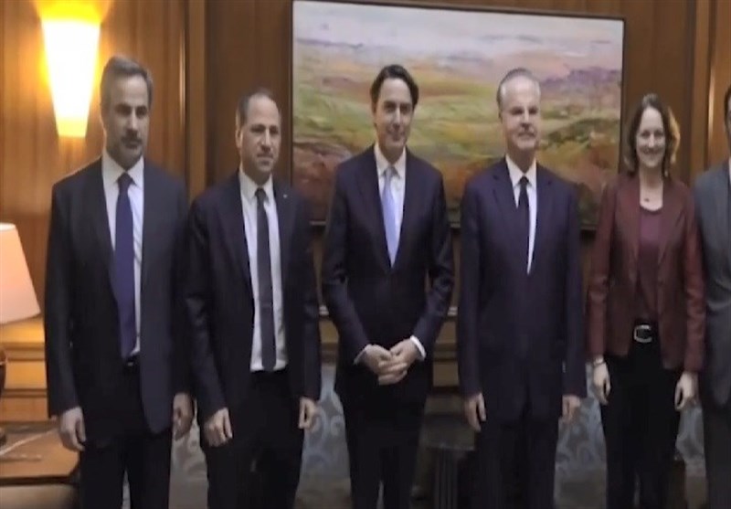 התוכנית המשותפת של פריז וושינגטון על מנת לפצל את ציר ההתנגדות