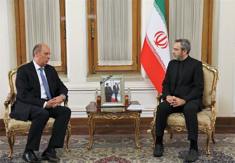 کشور استرالیا , کشور مجارستان , علی باقری کنی ,