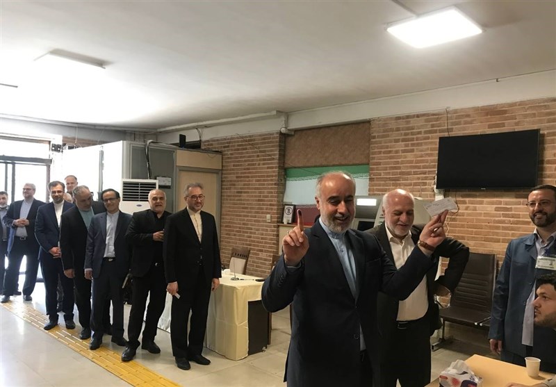 השתתפות מספר פקידי משרד החוץ בהצבעה