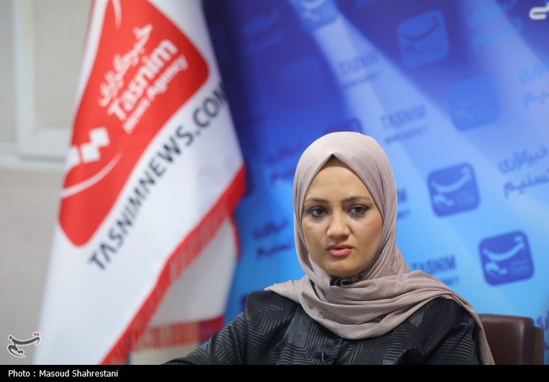 נוכחותה של אסרה אל-בהיסי, עיתונאית פלסטינית מפורסמת בסוכנות הידיעות תסנים