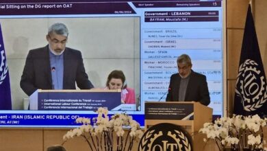 צירים עוזבים את פסגת “העבודה” במהלך נאומו של נציג ישראל