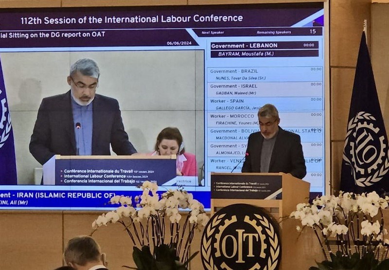 צירים עוזבים את פסגת “העבודה” במהלך נאומו של נציג ישראל