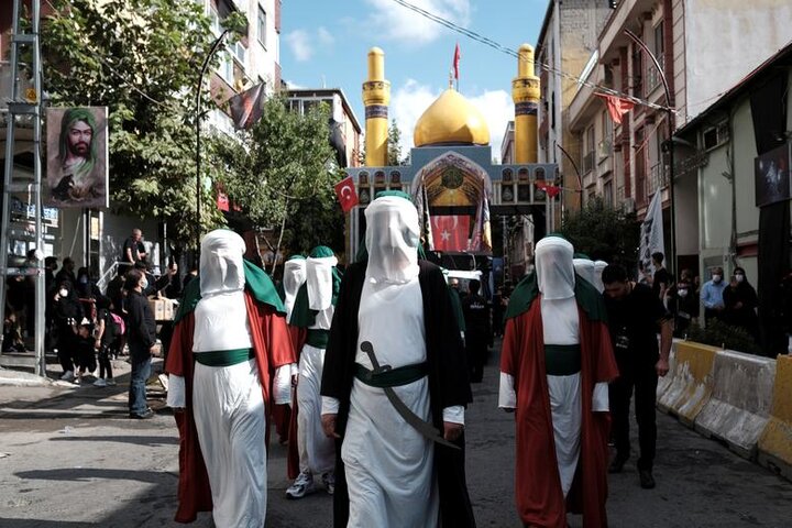 אבל של אוהבי חללי העולם בסרט טורקיה+