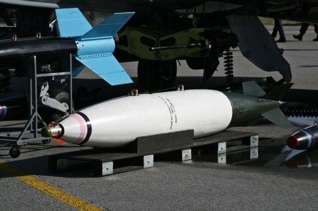 جزئیاتی از بمبهای یک تُنی استفاده شده در بمباران المواصی+ عکس