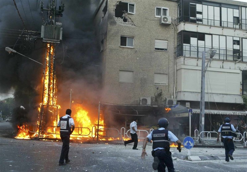 דמויות ציוניות היו מצוידות בטלפונים לווייניים