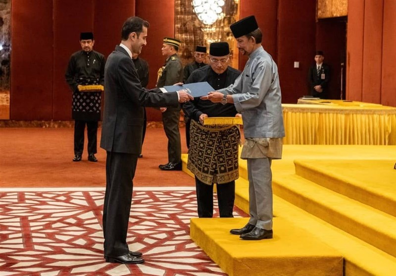 הצגת תעודותיו של שגריר איראן למלך ברוניי