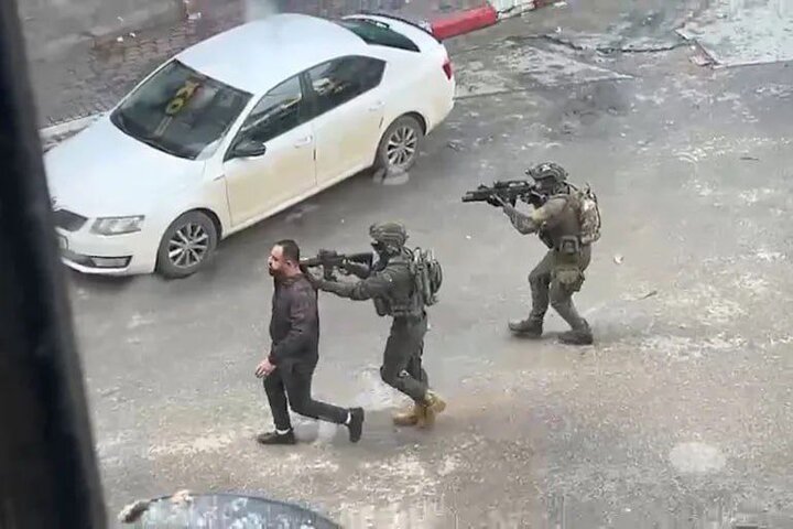 הווידוי של המשטר הציוני להשתמש בפלסטינים כמגן אנושי