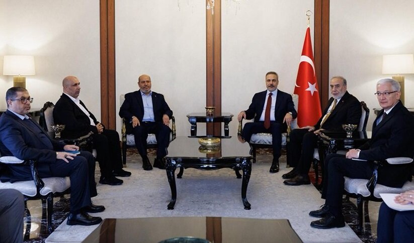 שר החוץ הטורקי נפגש עם משלחת בכירה מחמס באנקרה /טורקיה , חמס , עזה , סיוע הומניטרי , הסכסוך הישראלי-פלסטיני